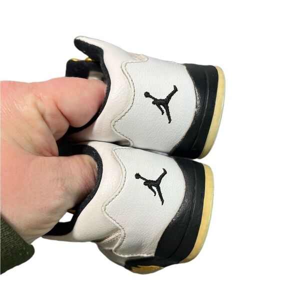 Baby Jordan retro 5 Olympic gold coin - Picture 5 of 9